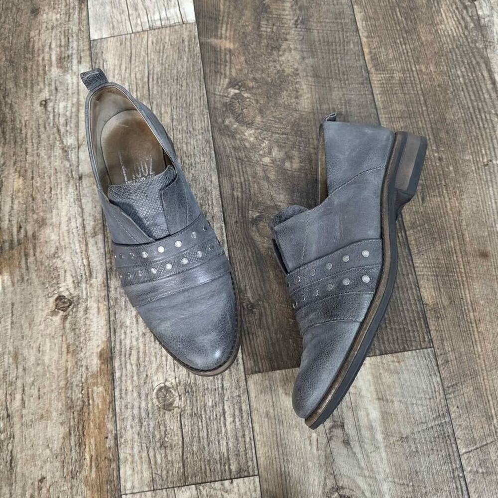 Miz Mooz Taro Womens Oxford Loafers Gray Studded Leather Size 38